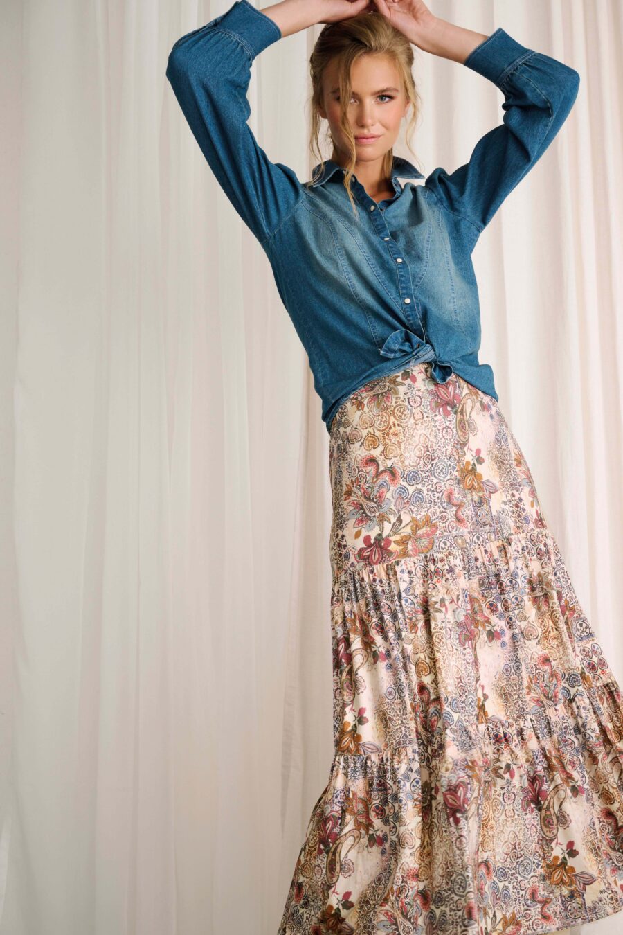 SHIRT X880 BLUE JEANS SKIRT X122 P620